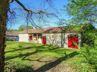 Spacious detached family home with large covered terrace and large garden
