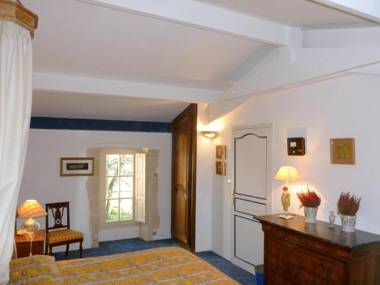 Chateau De Castelneau