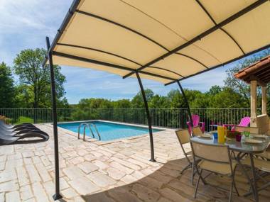 Gorgeous Holiday Home in Thémines with Private Swimming Pool