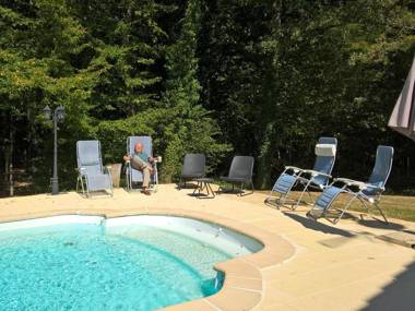 Detached villa with large garden near beautiful golf course