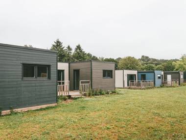 Modernly furnished cottage with beautiful terrace by a lake