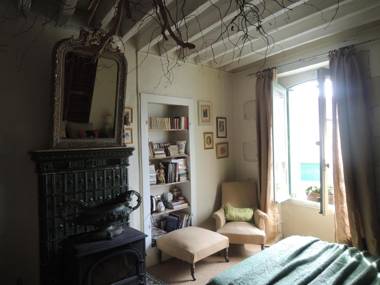 Maison d'hôtes "les volets verts" et sa brocante