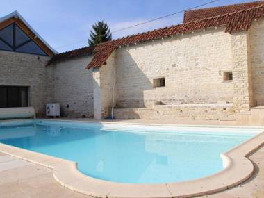 Authentic renovated country house with private heated pool
