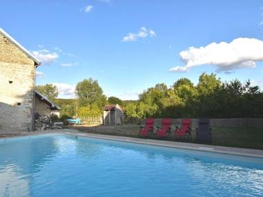 Authentic renovated country house with private heated pool