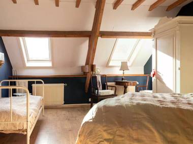 Charming Holiday Home in Hondschoote with Terrace