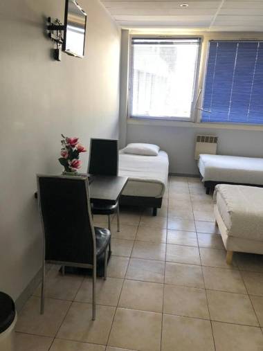 Apparthotel AREA Studios avec salle de bain et kitchenette Privées OU chambres avec salles bain et cuisines communes