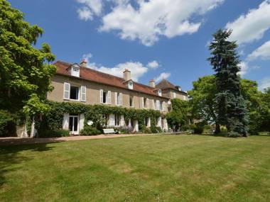 Lovely Mansion with Pond in Champvert