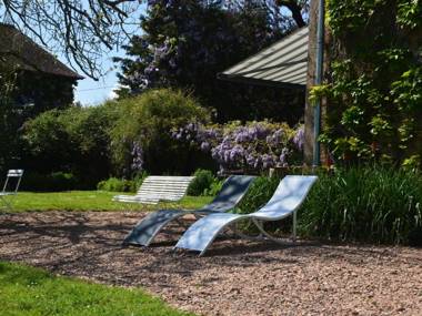 Lovely Mansion with Pond in Champvert