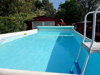 Chalet de 2 chambres avec piscine privee jardin clos et wifi a Santosse