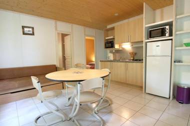 Chalet de 3 chambres avec piscine partagee jardin et wifi a Gravieres