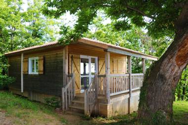Chalet de 3 chambres avec piscine partagee jardin et wifi a Gravieres