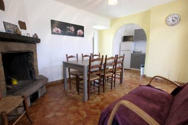 Maison de 3 chambres avec piscine partagee jardin amenage et wifi a Gravieres