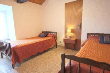 Maison de 3 chambres avec piscine partagee jardin amenage et wifi a Gravieres