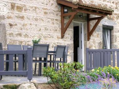 Gîte Apinac 3 pièces 4 personnes - FR-1-496-122