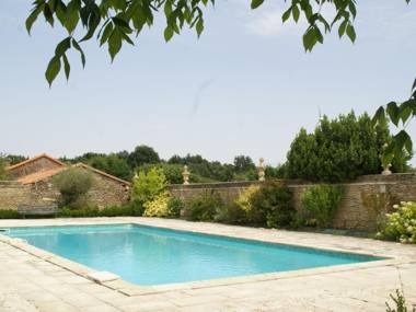 Wonderful atmospheric Manoir at Lencloître with large private swimming pool
