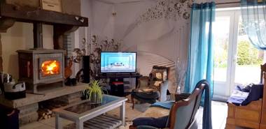 Maison de 6 chambres avec jardin clos et wifi a Bourguenolles