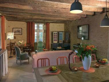 Plush Mansion on a High-End Property in Saint-Germain-de-Belvès with Pool