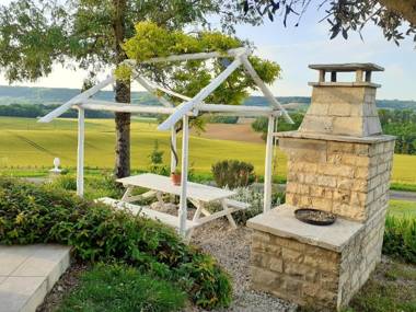 Maison de 2 chambres avec jardin et wifi a Lendou en Quercy a 7 km de la plage