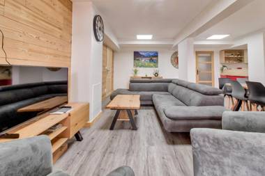 Superbe appartement pour quinze personnes a Genos