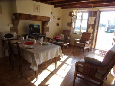 Gîte Vieure 3 pièces 4 personnes - FR-1-489-311