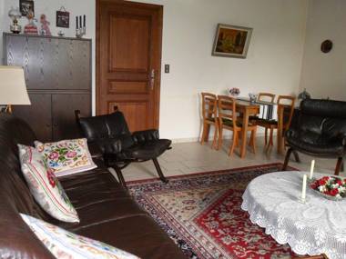 Cozy Holiday Home in Vieure with spacious Garden