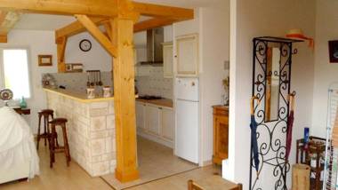 Maison de 3 chambres avec vue sur le lac et jardin clos a Nages