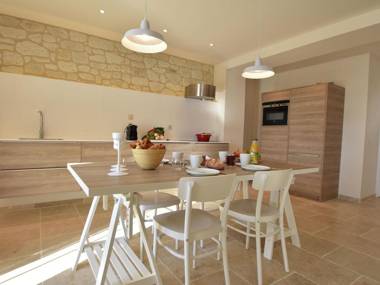 Secluded Apartment in Villesèque with Pool