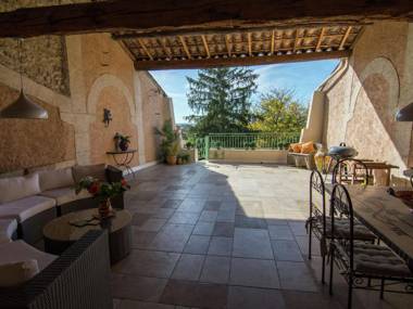 Lovely Holiday Home in Thézan-lès-Béziers near Town Centre