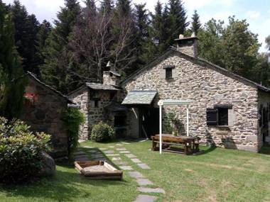 Gîte Queyrières 5 pièces 8 personnes - FR-1-582-285