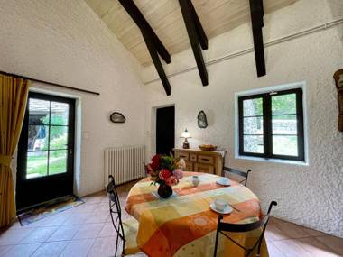 Gîte Queyrières 5 pièces 8 personnes - FR-1-582-285