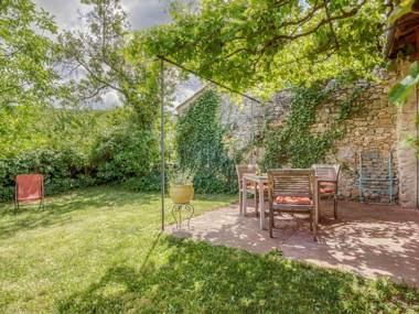 Cozy Holiday Home in Marignac-en-Diois with Garden