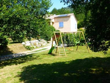 Great detached house near Die (8 km) with magnificent view and beautiful garden