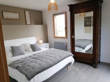 Gîte Sainte-Suzanne-et-Chammes 4 pièces 6 personnes - FR-1-600-151