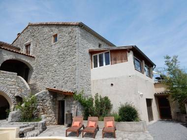 Vintage Holiday Home in Lanas with Swimming Pool