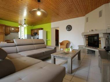 Gîte Saint-Julien-Molhesabate 4 pièces 6 personnes - FR-1-582-265