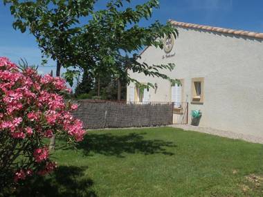 Comfortable Villa with bubble bath in Montburn des Corbieres