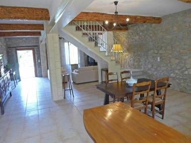 Cozy Holiday Home in Montbrun-des-Corbières with Pool
