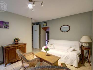 Gîte Saint-Didier-sur-Rochefort 3 pièces 4 personnes - FR-1-496-12