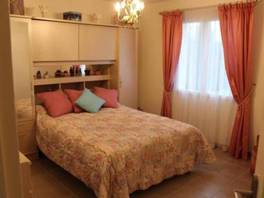 Gîte Neuvic 4 pièces 5 personnes - FR-1-616-110