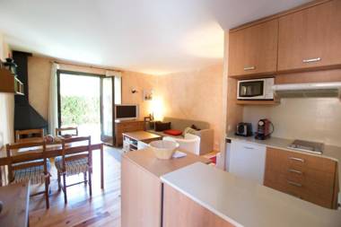 Apartamento con jardín Err