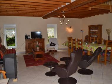 Gîte Saint-Thomas-de-Courceriers 4 pièces 8 personnes - FR-1-600-107