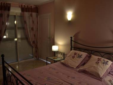 Gîte Saint-Thomas-de-Courceriers 4 pièces 8 personnes - FR-1-600-107