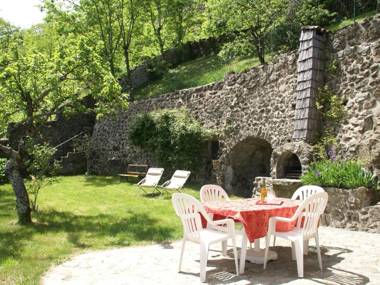 Attractive Holiday Home Near Forest in Saint-Julien-du-Gua