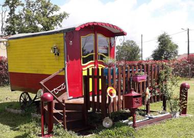 La roulotte des Trois Arbres