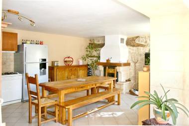 Maison de 3 chambres avec piscine partagee jardin clos et wifi a Saint Victor la Coste