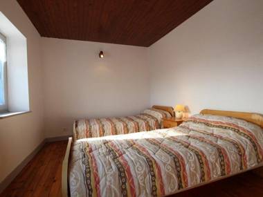 Gîte Saint-Pierre-du-Champ 5 pièces 8 personnes - FR-1-582-61