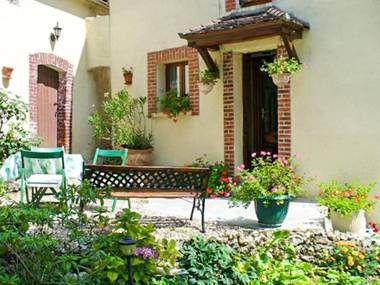 Maison de 2 chambres avec jardin clos a Villeuneuve sur Yonne