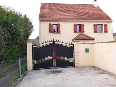 Maison Cheptainville proche ferme de la Doudou