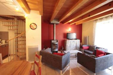 Gîte Pâquerettes avec Jardin