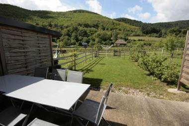 Gîte Pâquerettes avec Jardin